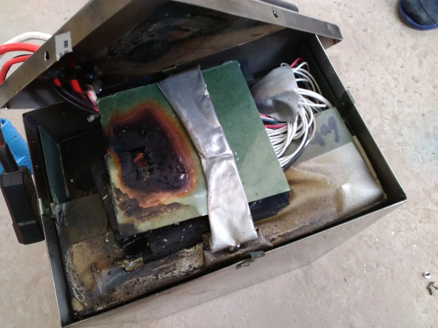 电动工具电池，动力锂电池组的维修检测操作