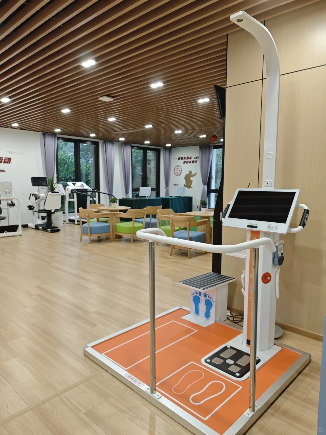 专为老年人康复的健身设备