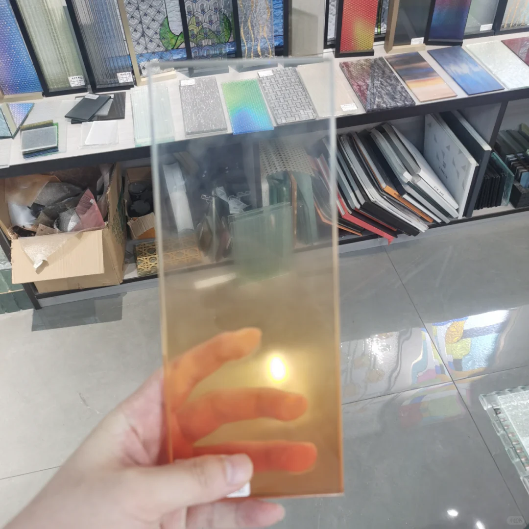 ✨渐变色玻璃:给空间加一层滤镜の美学