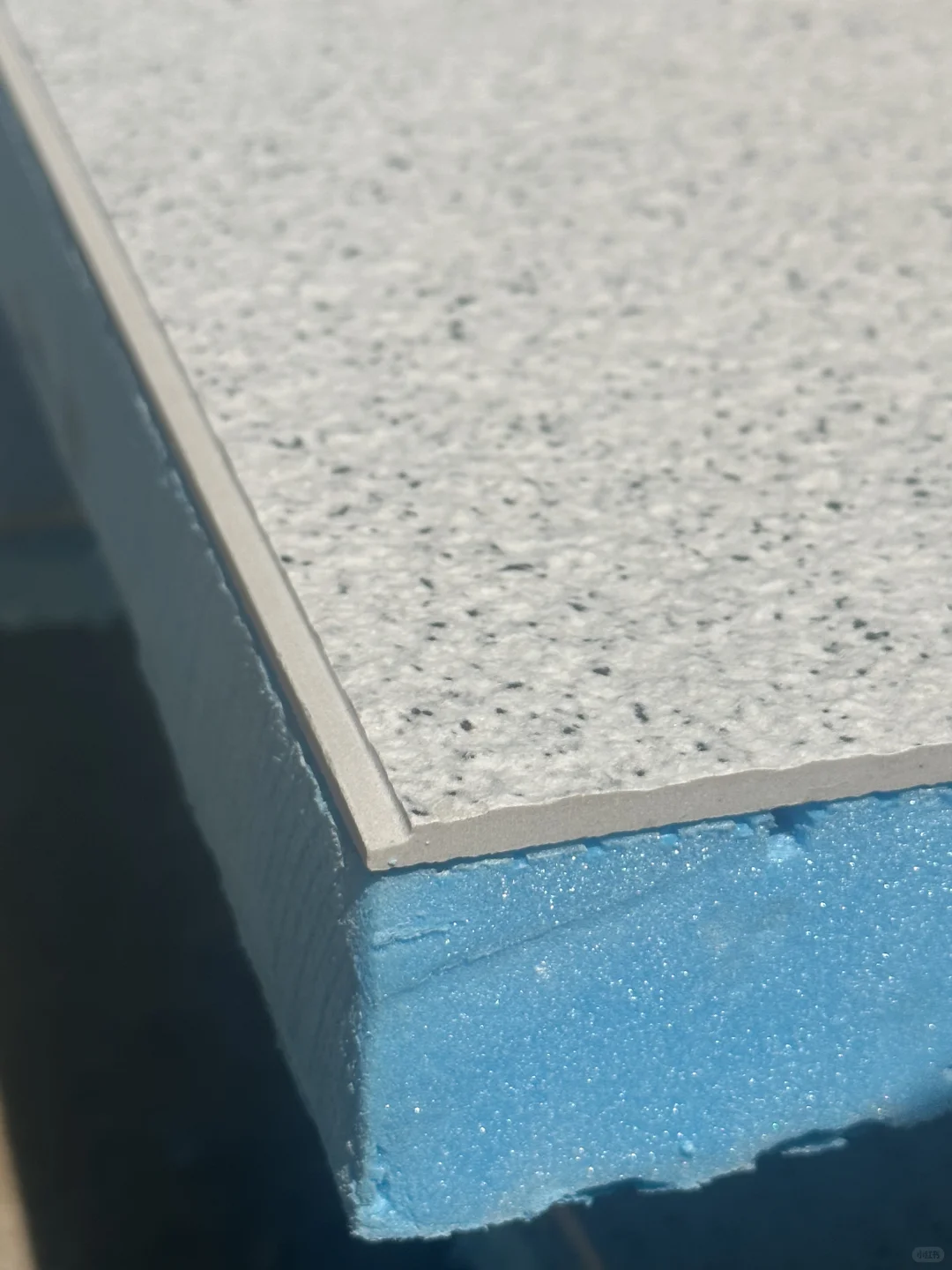 邻居家开始做外墙了