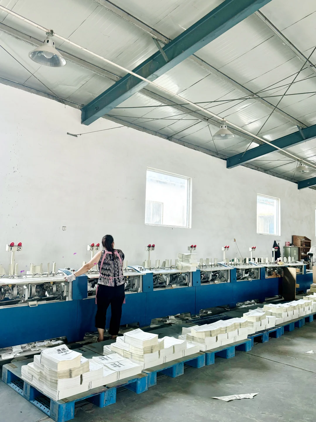 我们的印刷厂装订车间? 正规靠谱看得见