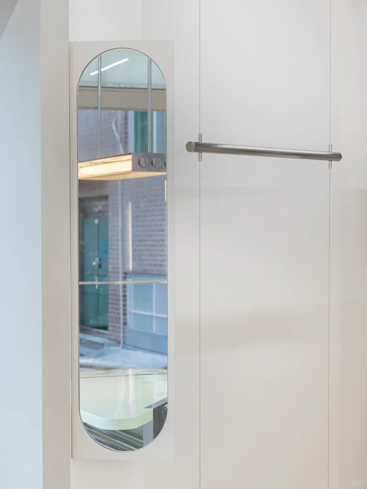 单面玻璃整合室内也是一种门头设计