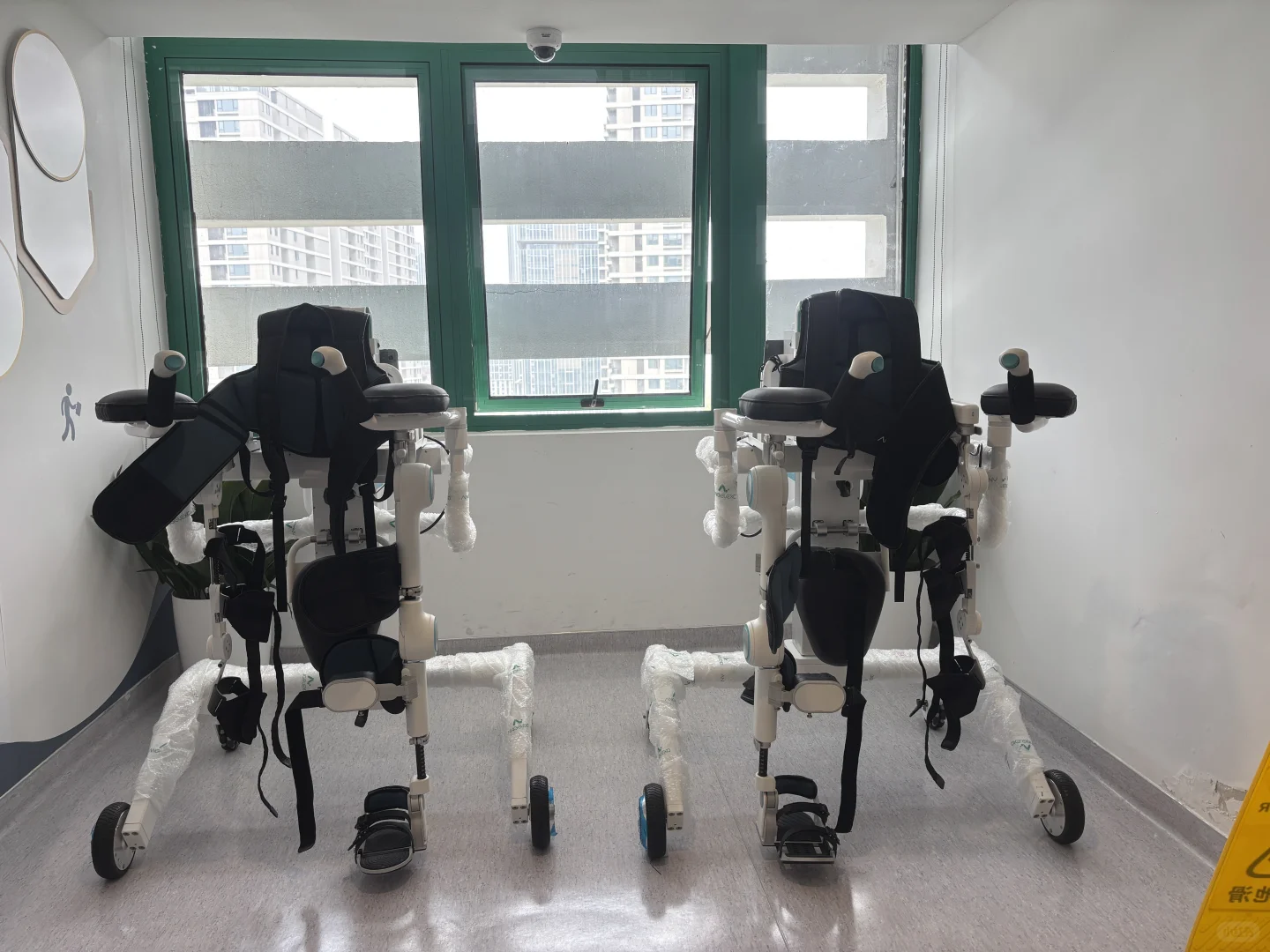 下肢康复治疗区的宝贝先亮相！