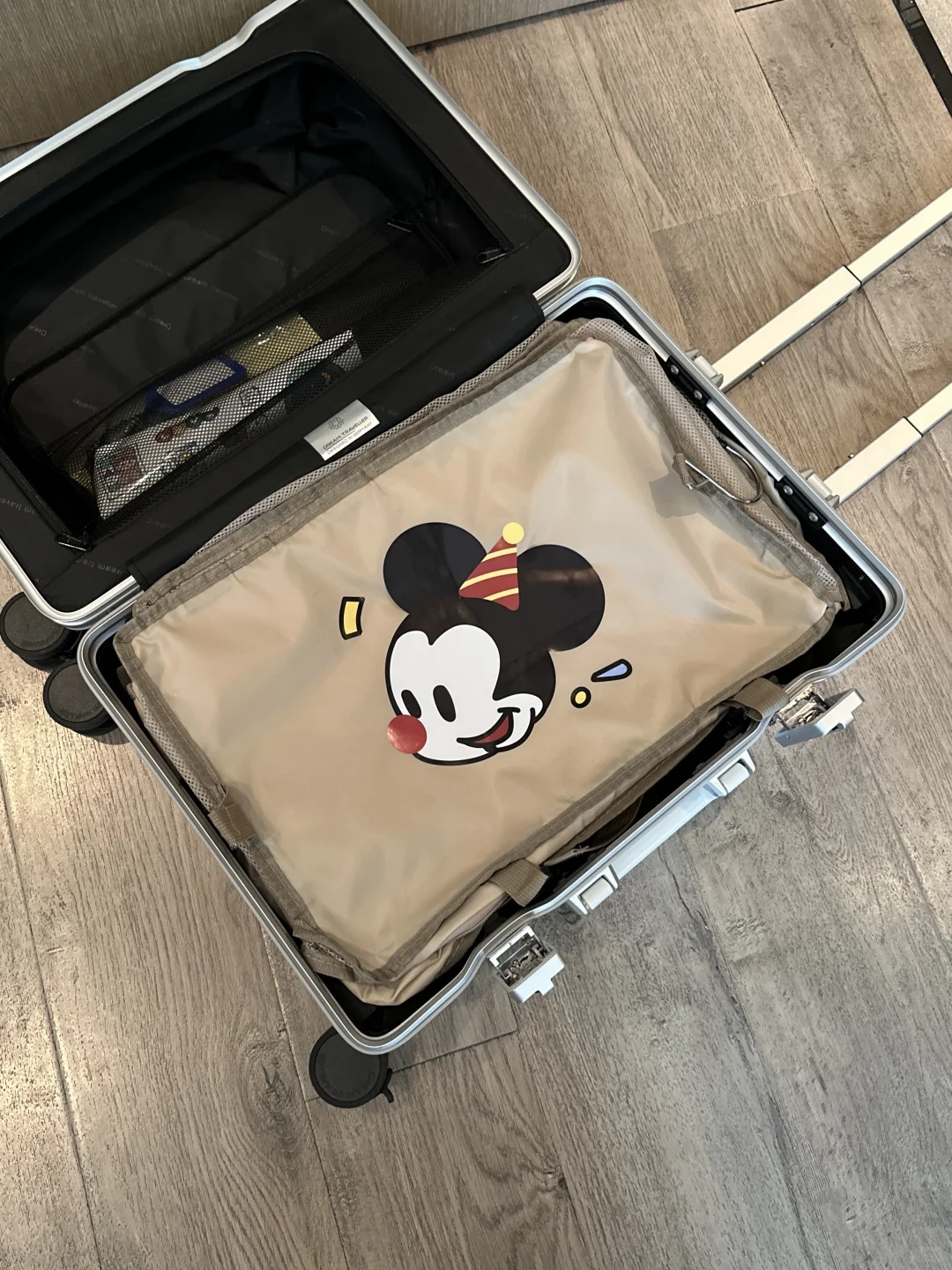 咋办啊！！打开三秒…突然就不想退了