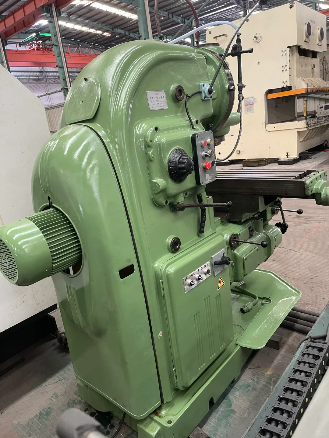 北京5032立式铣床