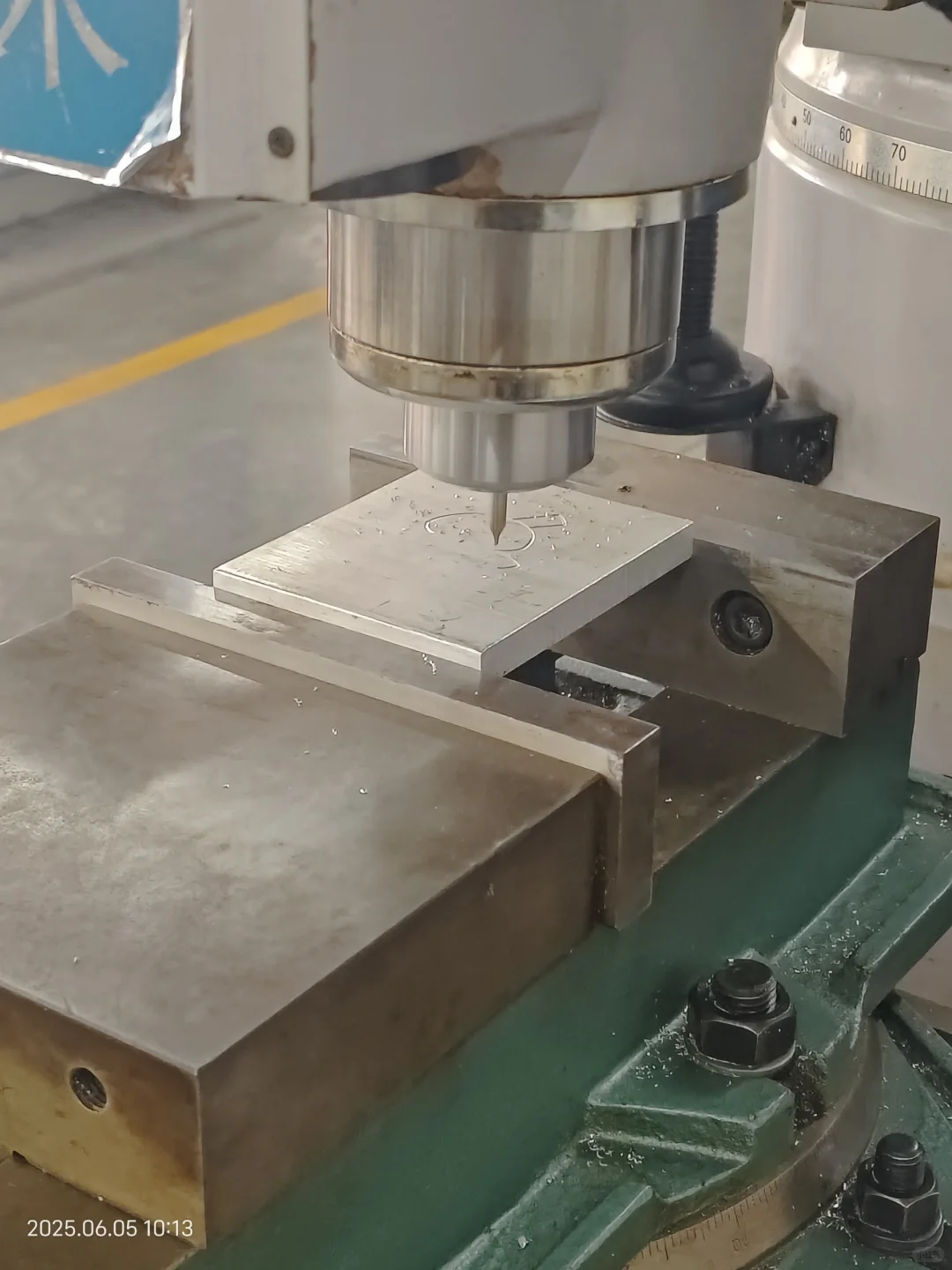 实训手搓了一个小雪人?