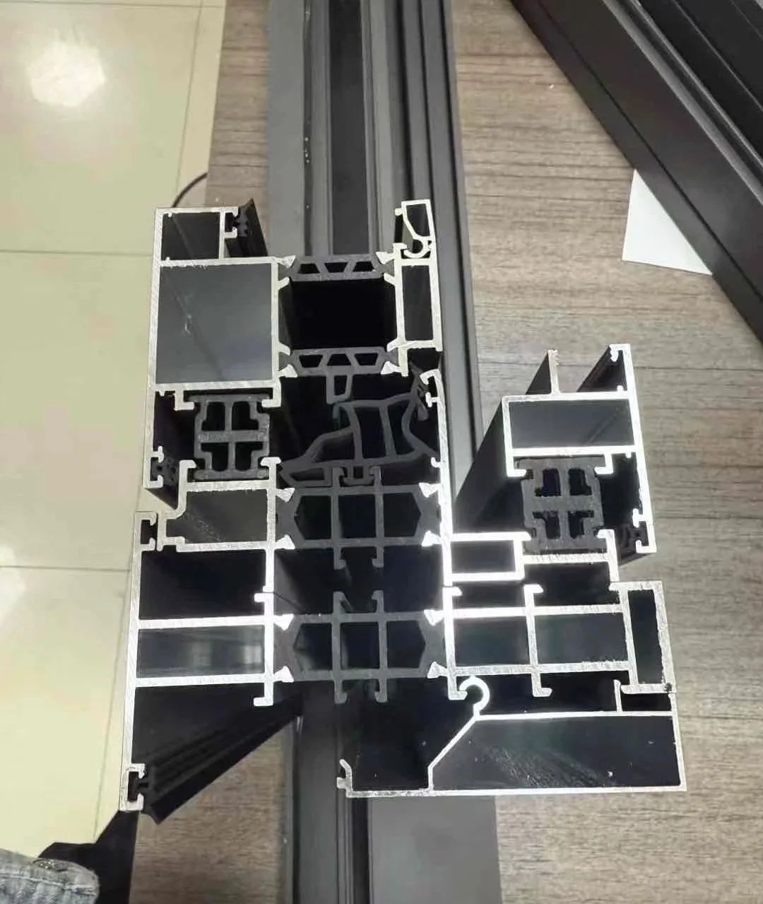 超酷的弧形玻璃窗,太好看啦!