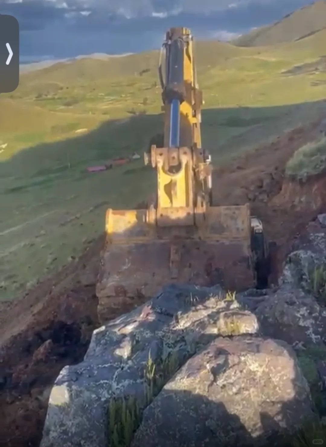 出秘鲁铁矿石，品位64.08，月产4万吨