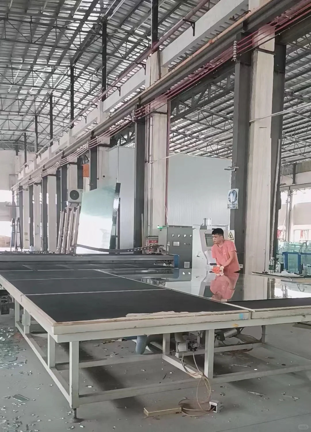 真正的弯钢化玻璃源头厂家