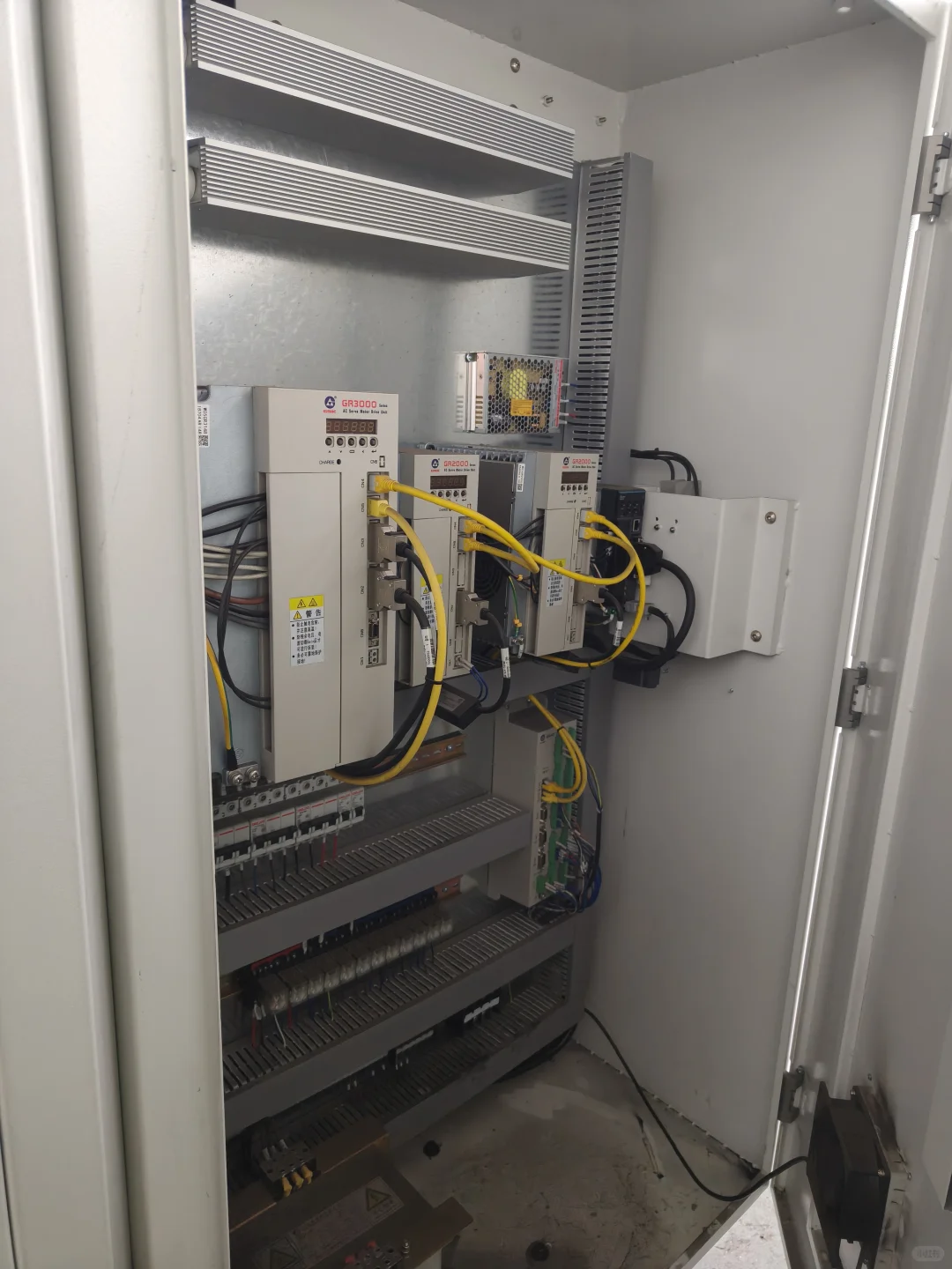 ** 工业诗篇:数控机床的静默之美