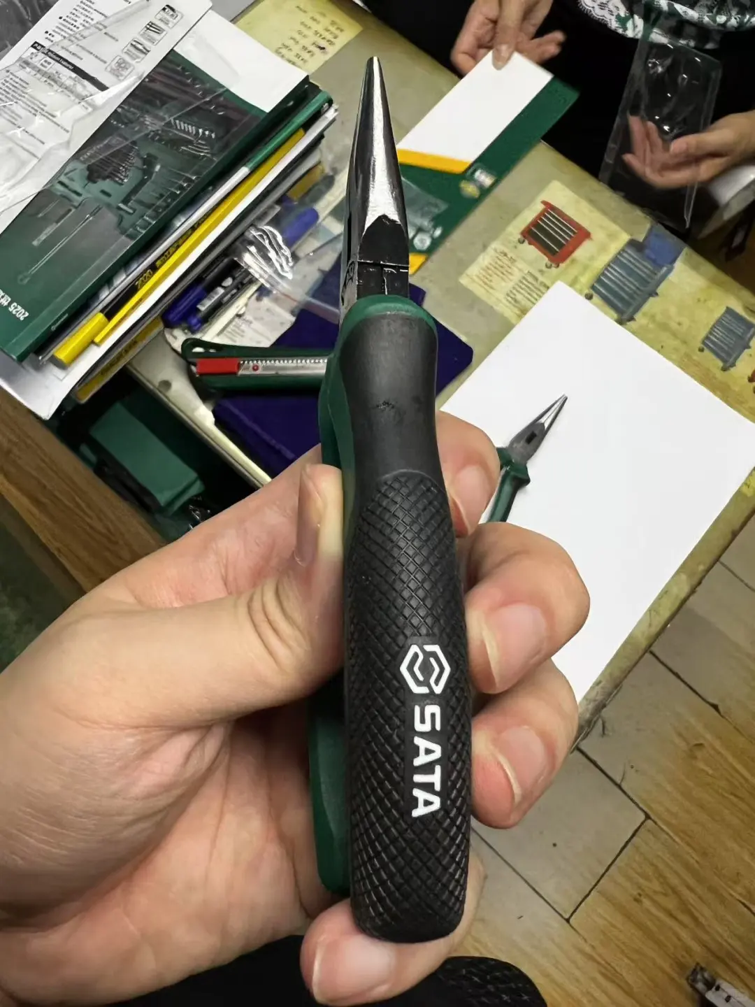 SATA® 尖嘴钳 70101A/70102A系列全新升级