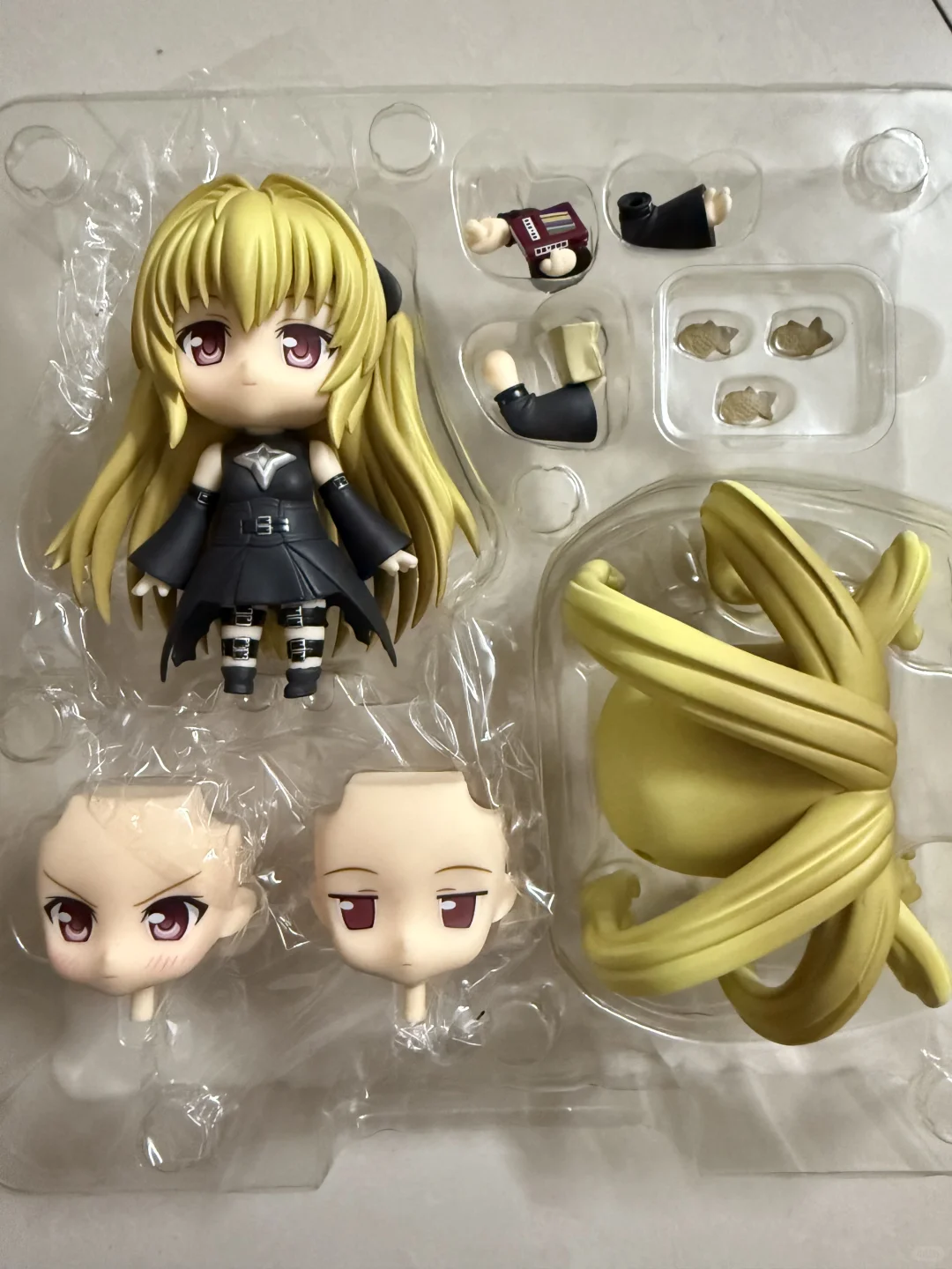 出包王女、小暗手办出售