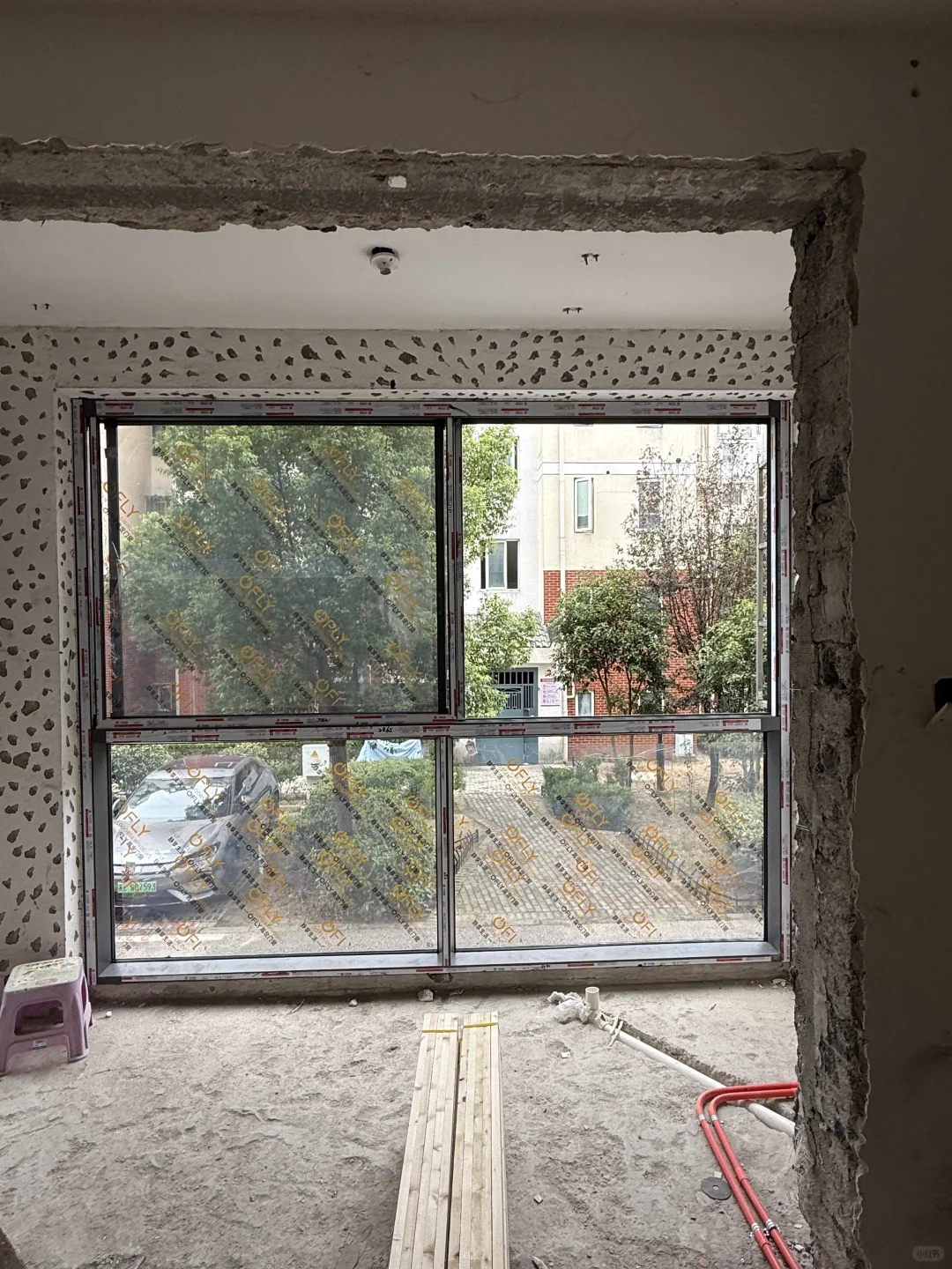 00后女生自装老破小 1.5w搞定全屋窗户