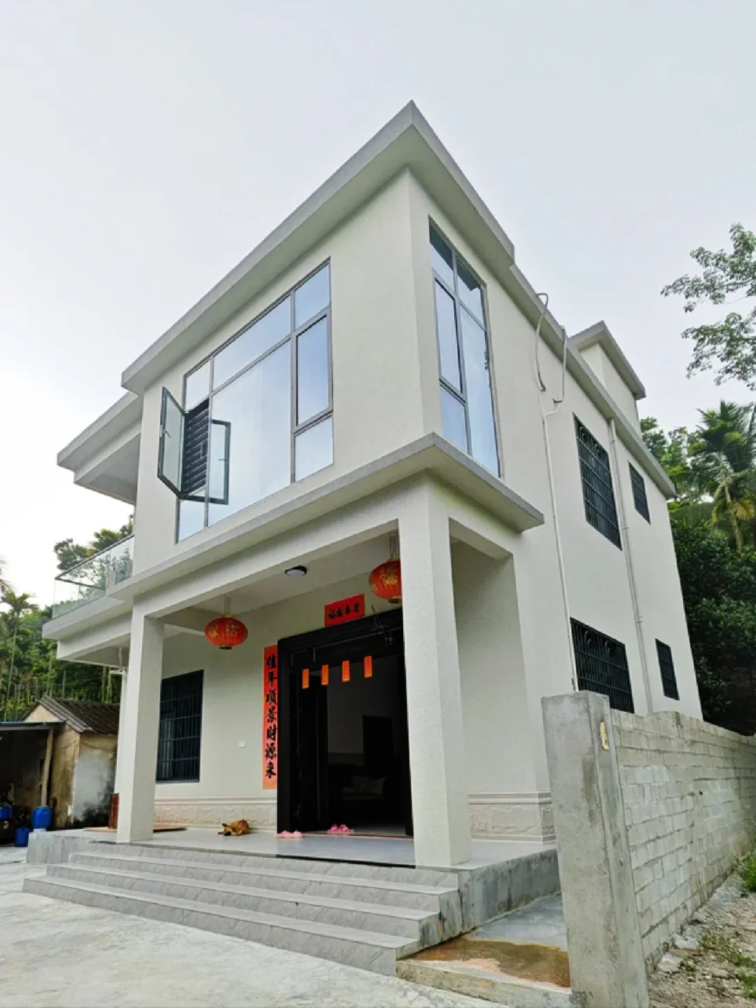 外墙也能用的乳胶漆？低成本农村墙面翻新