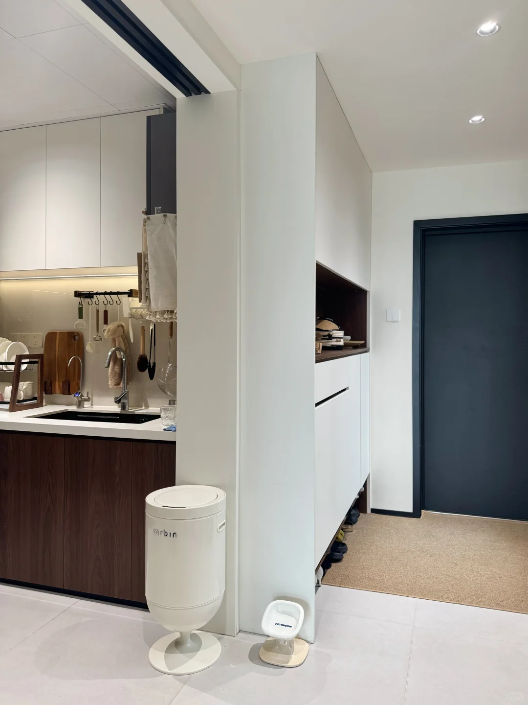 替大家试过了！中古极简厨房真的很耐看⚪️?