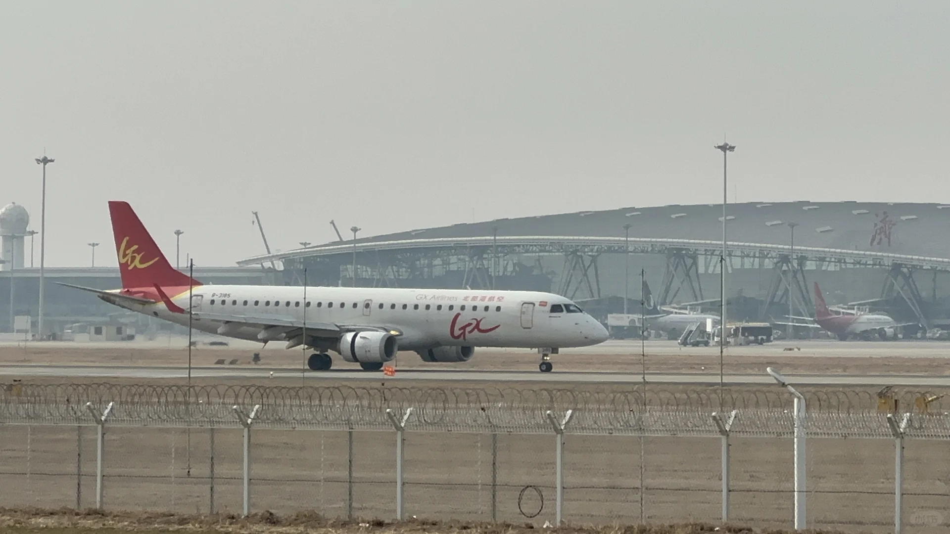 【济南遥墙国际机场】又来拍飞机，三架宽体机。