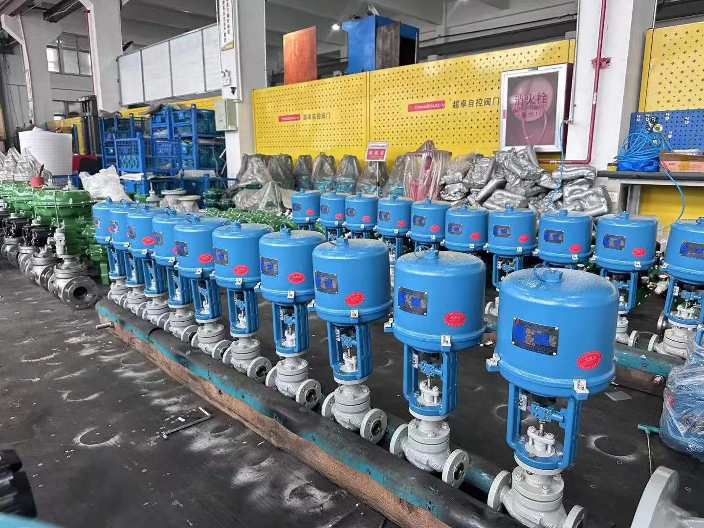 00后继承家业卖阀门