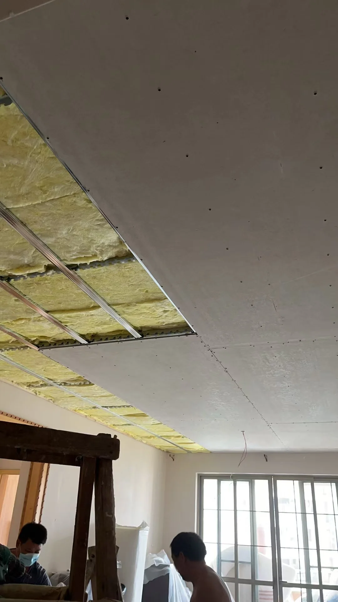 去年家里终于加装了隔音毡。