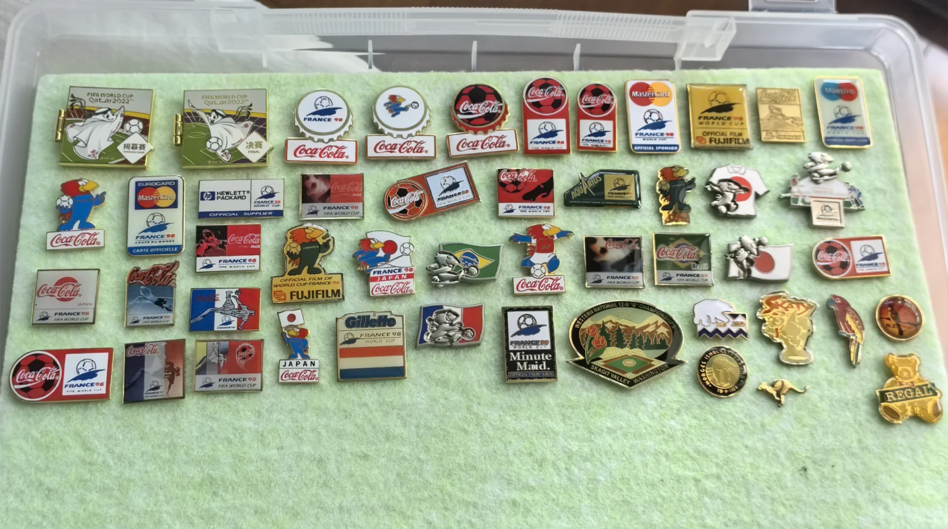 进博会徽章交换啦