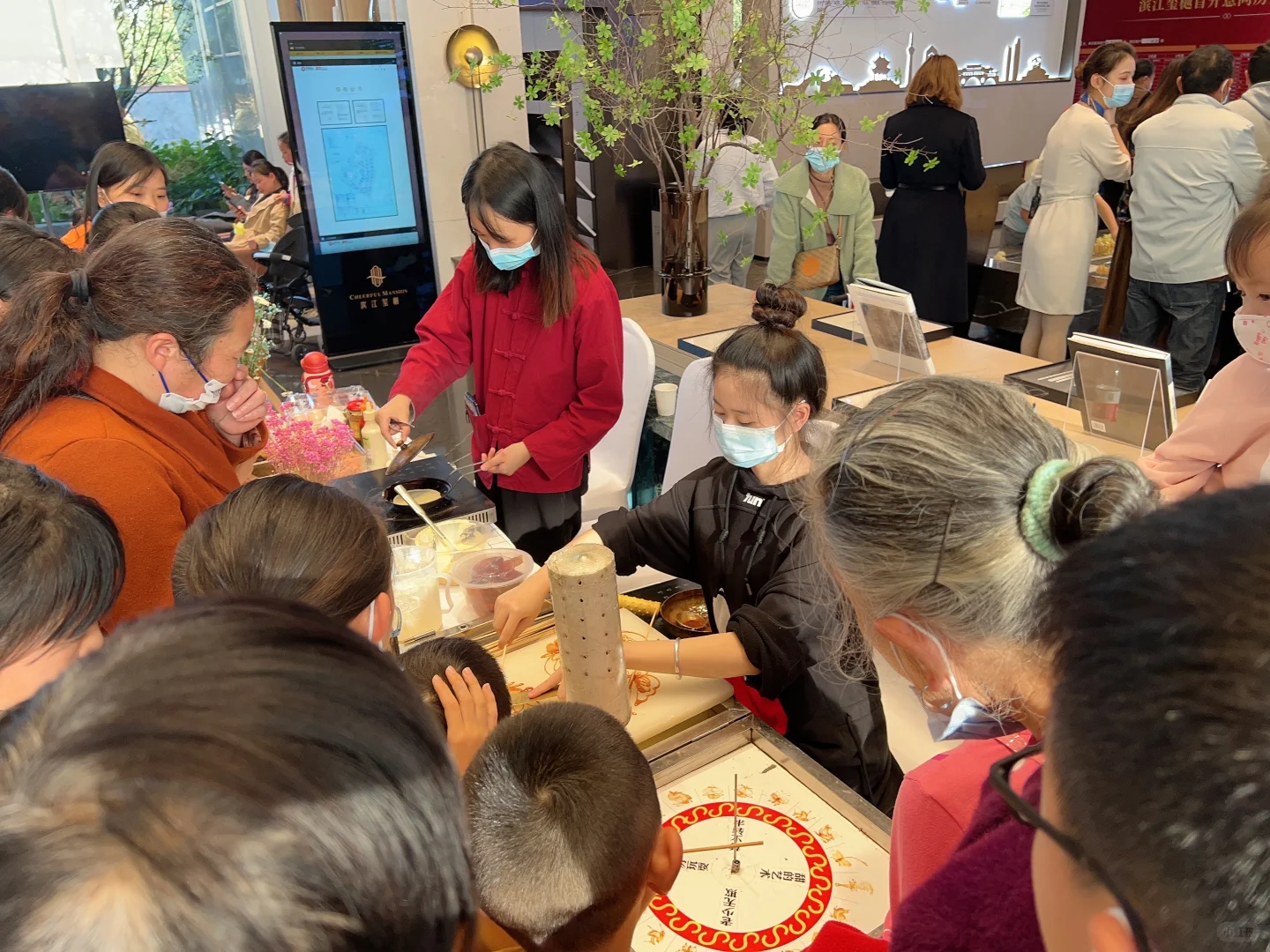 500请的糖画老师现场氛围太好了