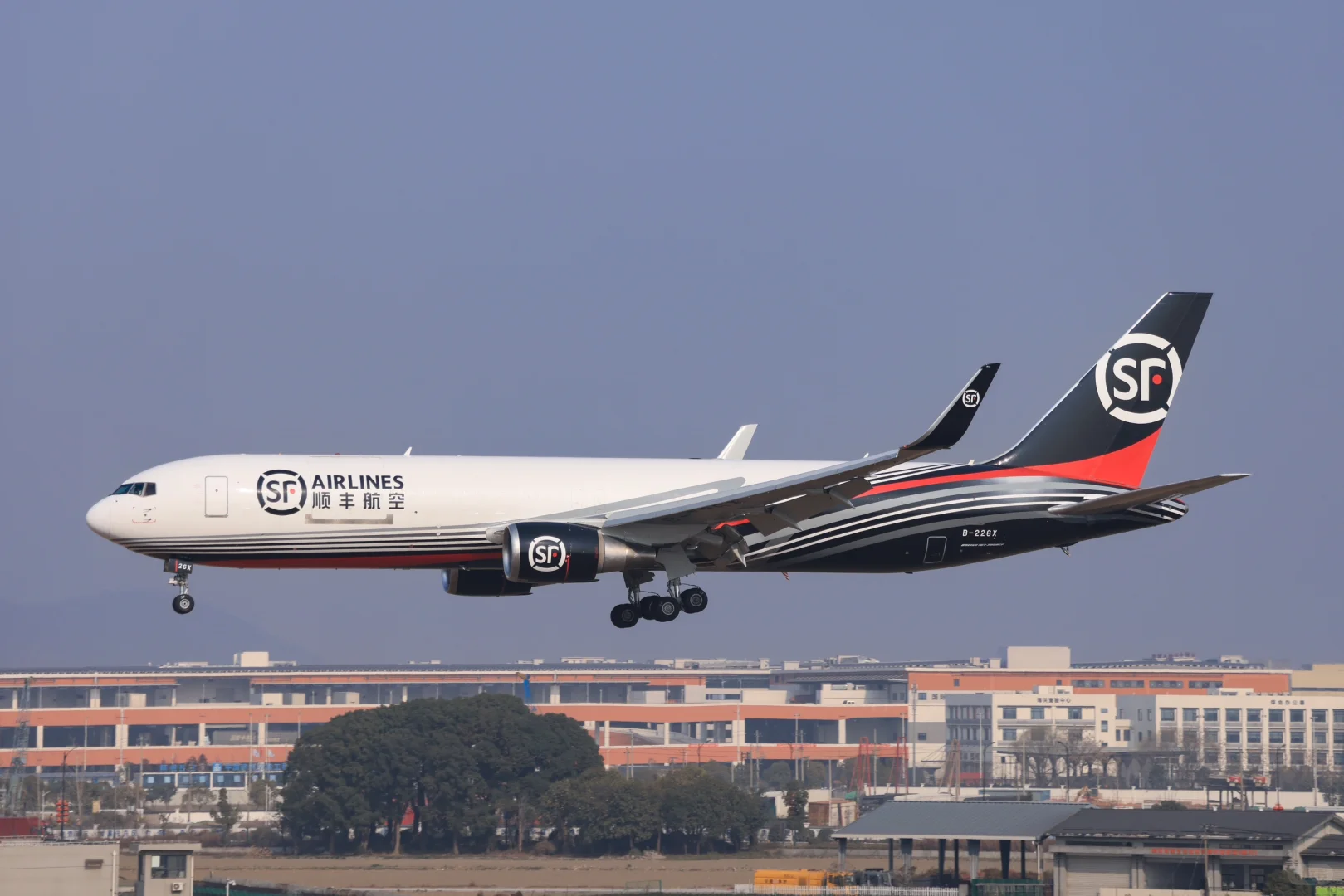 快递公司：圆通，UPS，顺丰B767货机