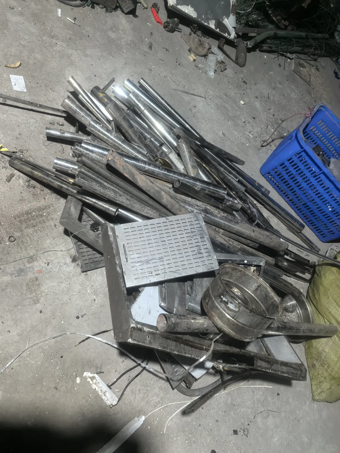 你觉得现在做废品回收还有得赚吗#废铁废钢