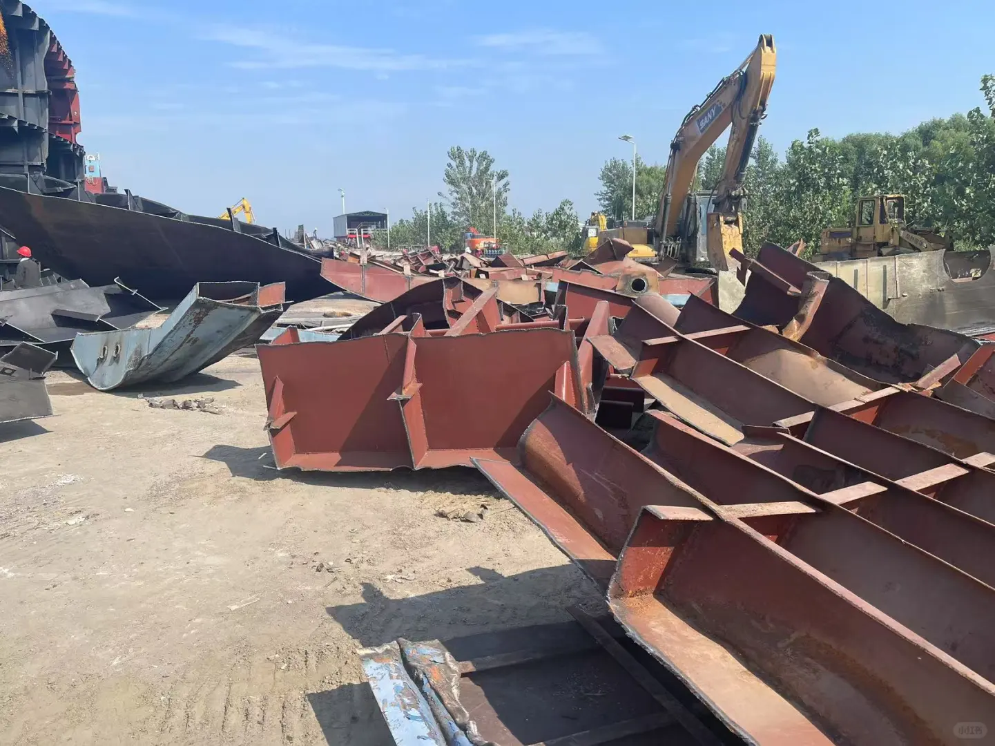 每天有废钢1000吨，有收购者欢迎洽谈