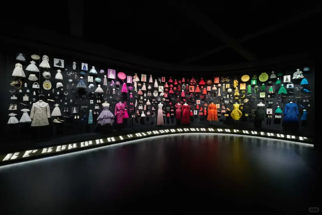 ⚫️坐观展览|当你走进时装展