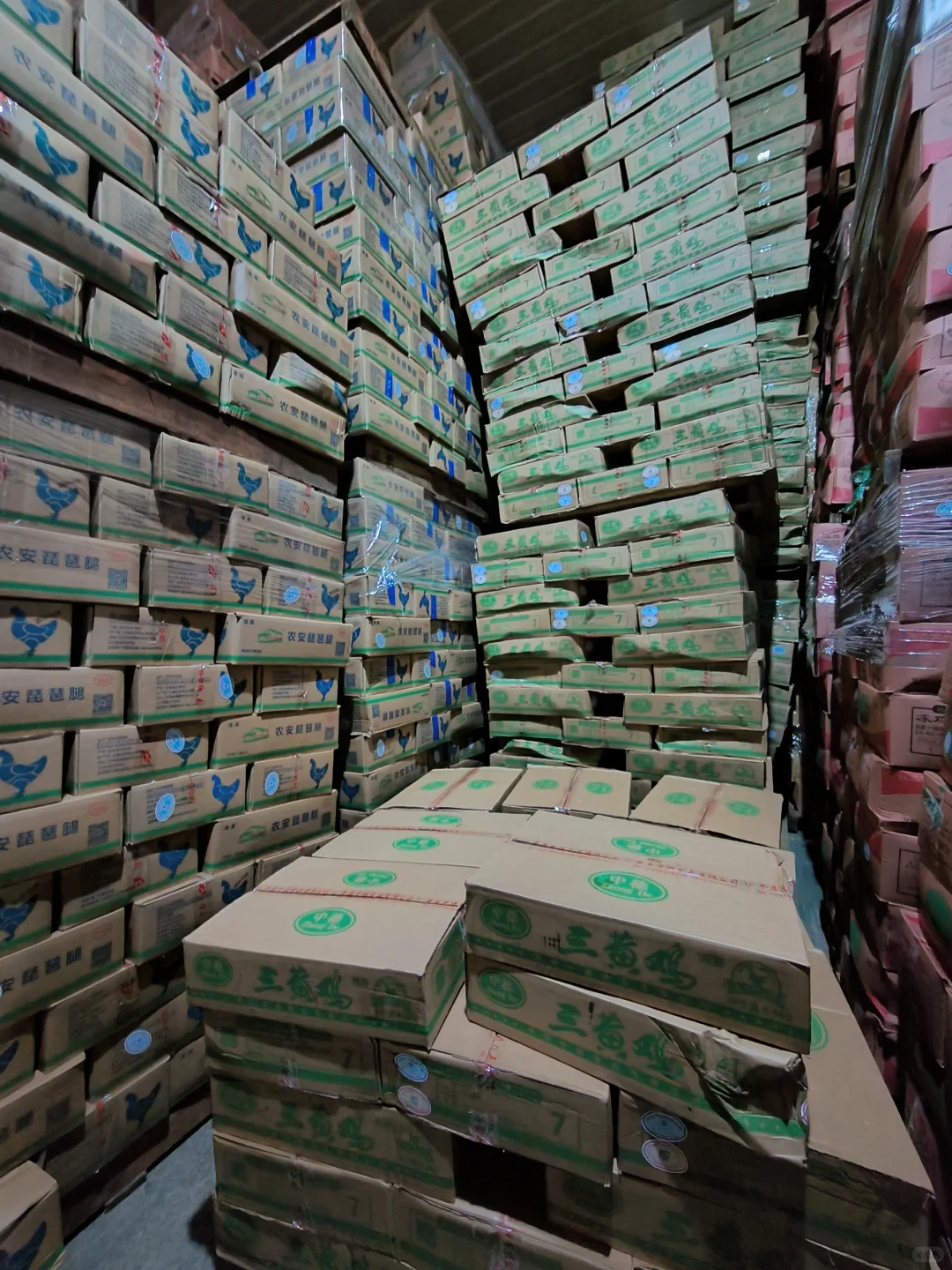 货多到看不见人啦！