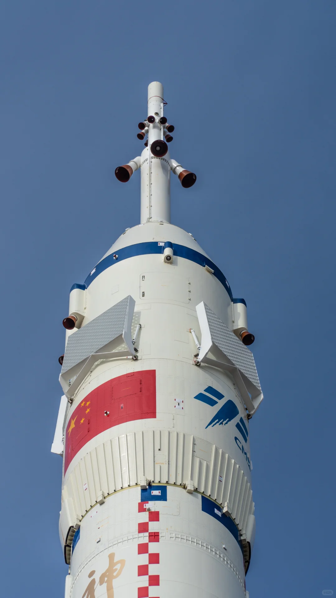 神舟发射转运，实在是太帅了