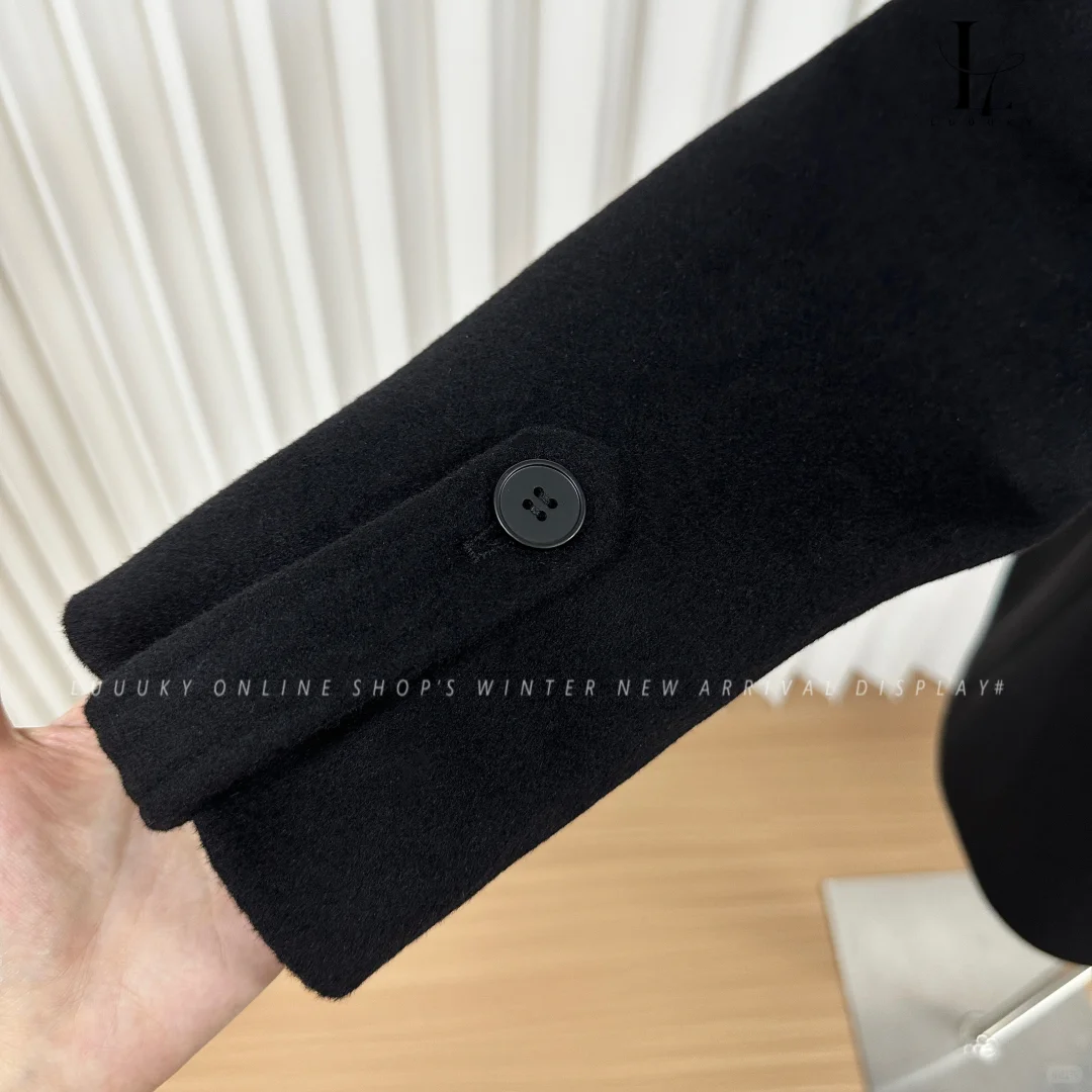 ranran这件黑色大衣 面料已经确定好了✅