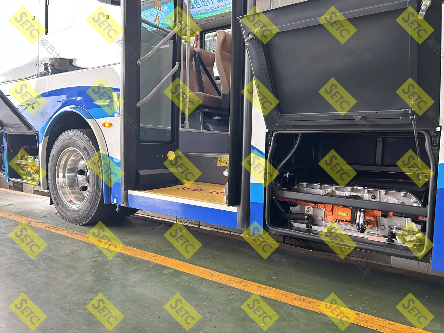 泉州公交 XMQ6815WGBEVL