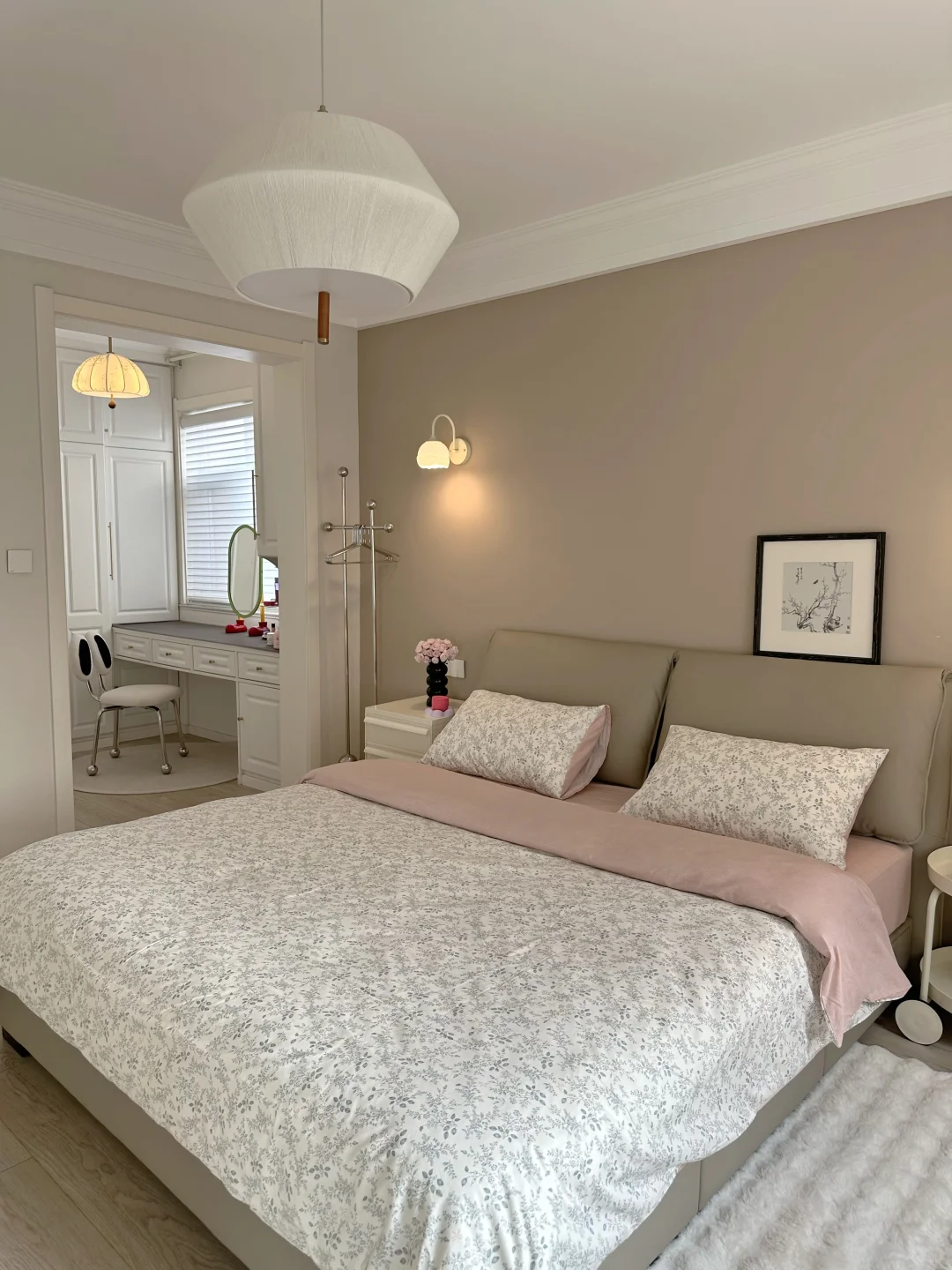 一个干净的卧室真的太治愈了~