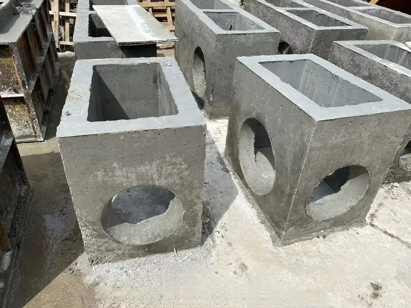 来点不一样的，各型号混凝土预制件