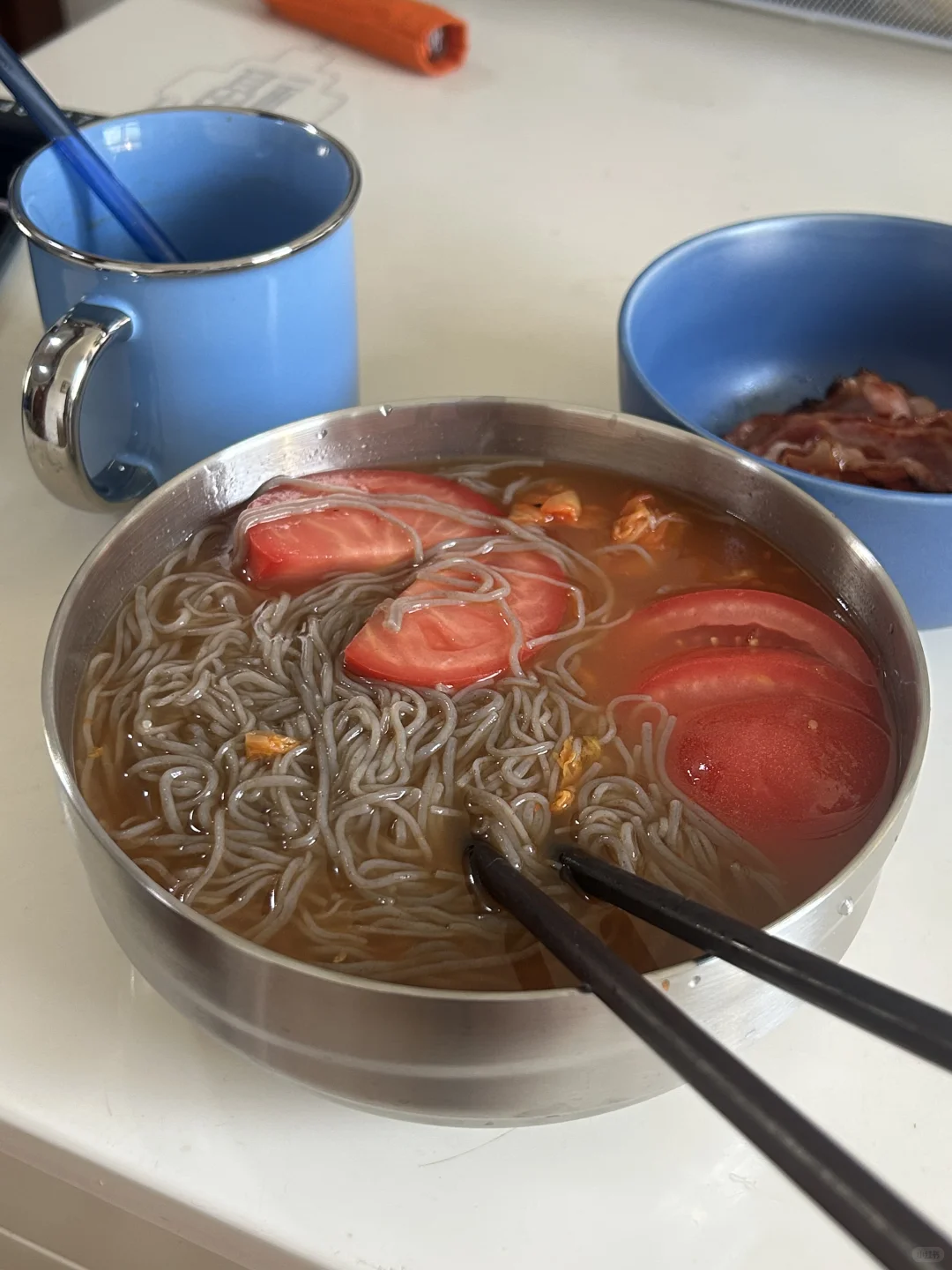 小狗Mars的不锈钢盆