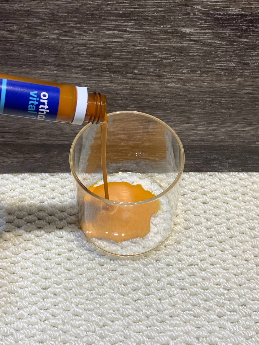 老鼠人喝完连夜钻洞怒啃10亩地…