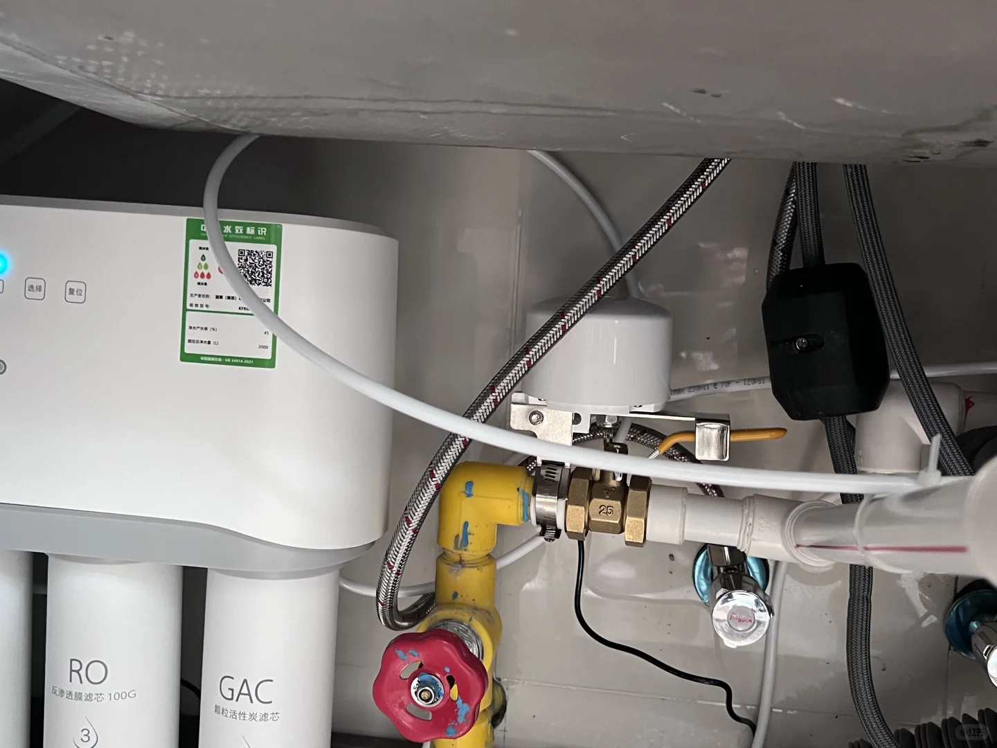 大白瓶+净水器+智能阀门机械手