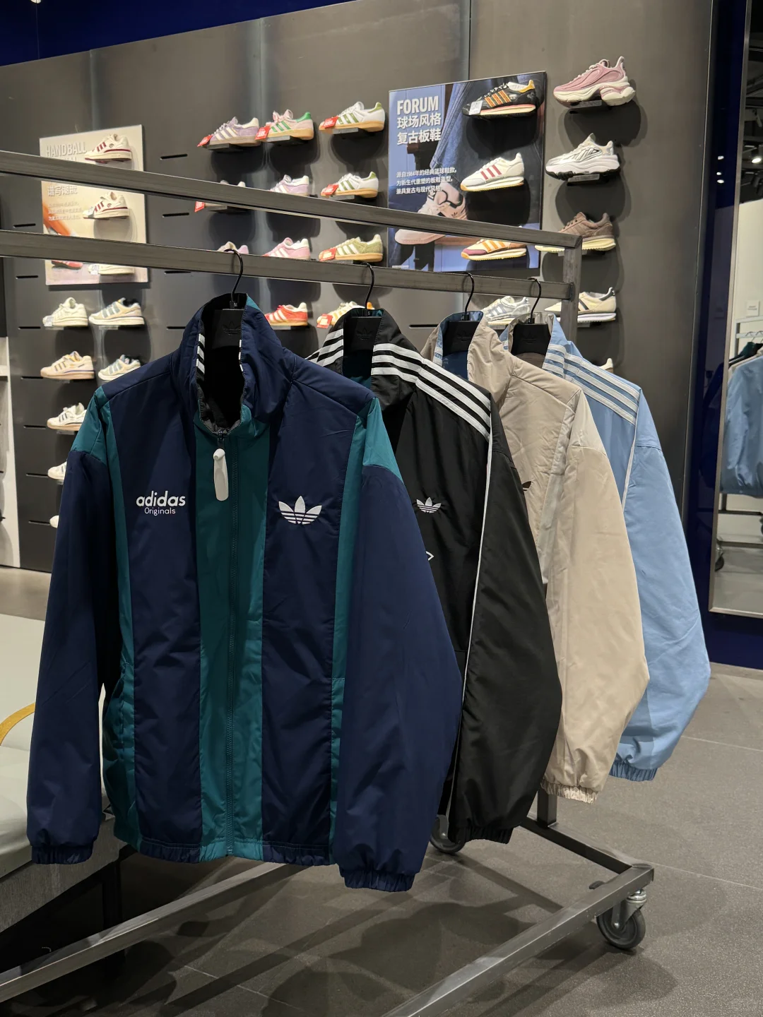 一件衣服两种风格 轻松hold住～