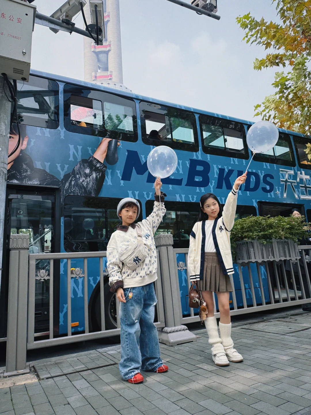 魔都来了一辆专载潮童的bus?有谁还没上车