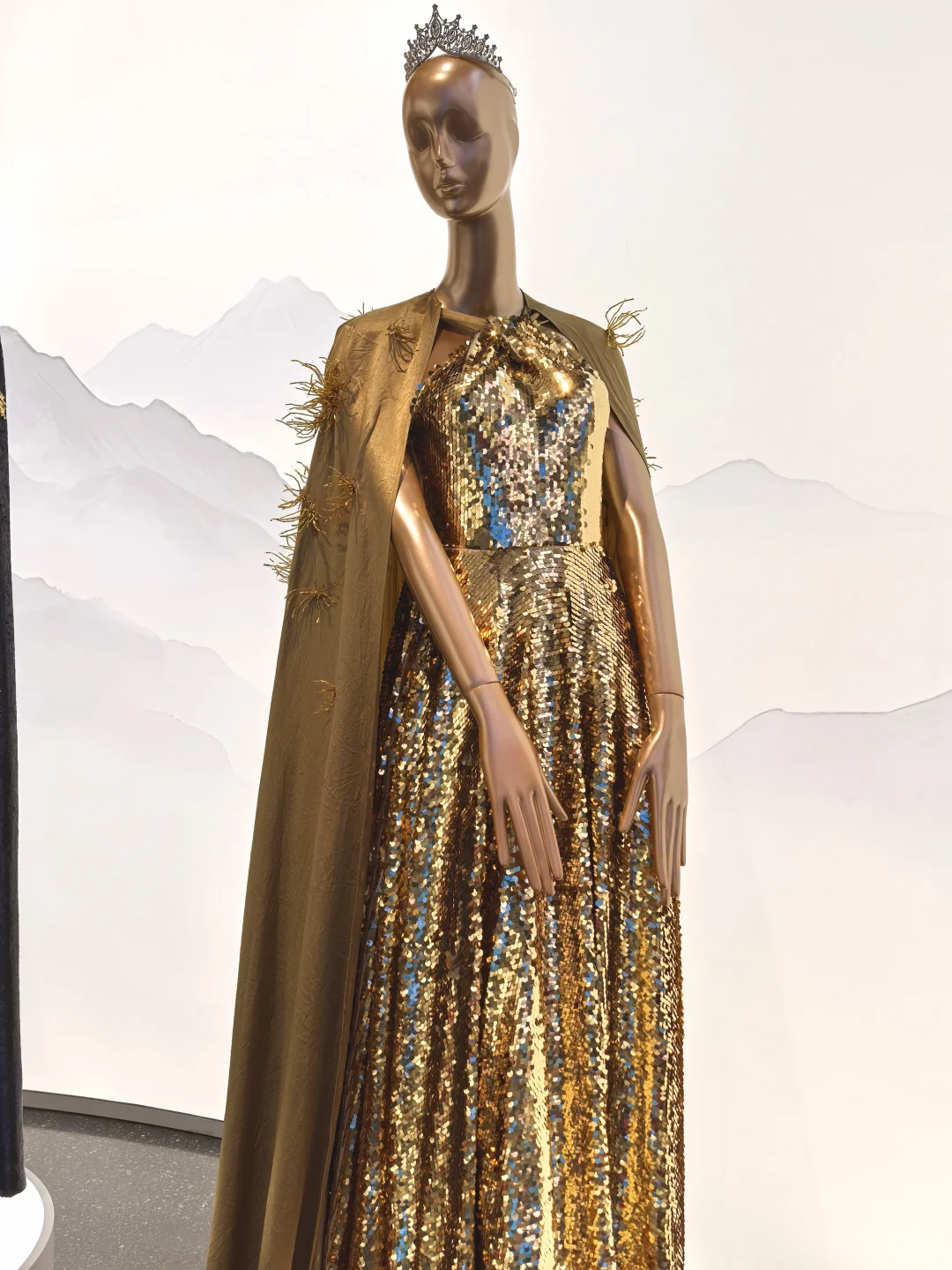 尚街新中式的NANCY孙品牌明星礼服展