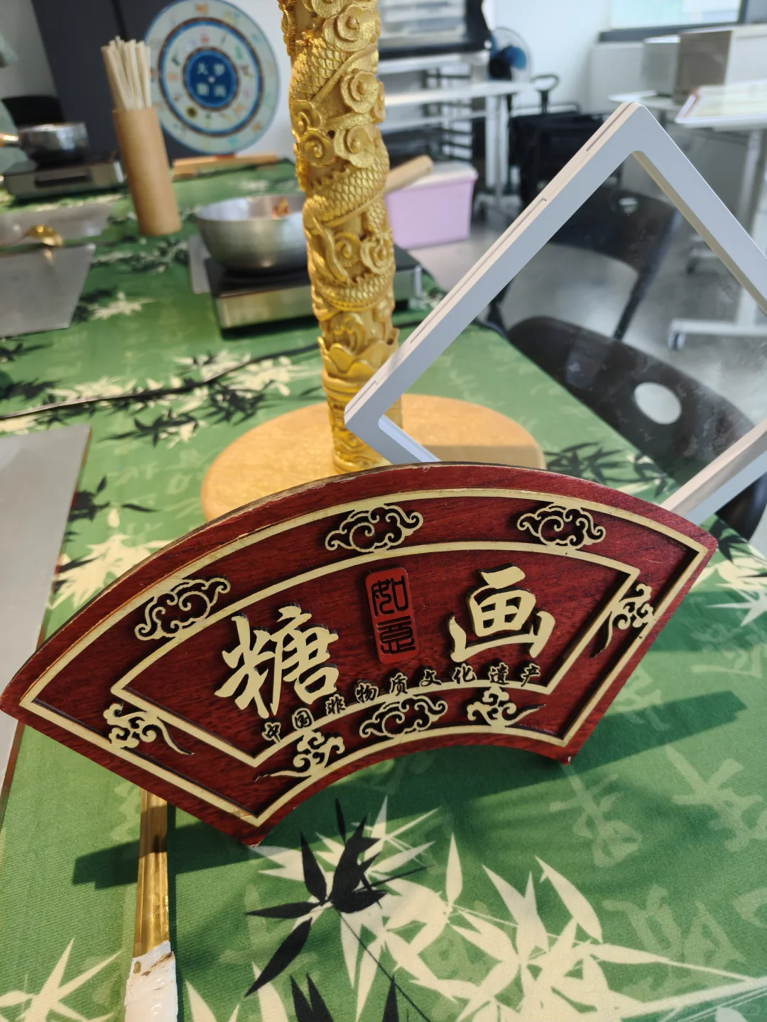 和孙女一起初体验糖画,非遗手艺太有趣!