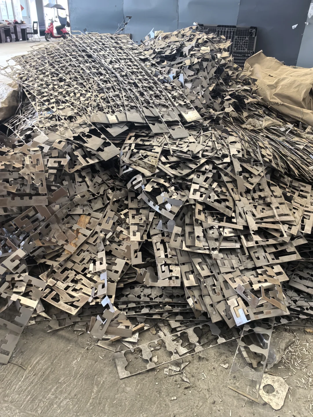 收货不停，常年高价收货，各类工厂边角料