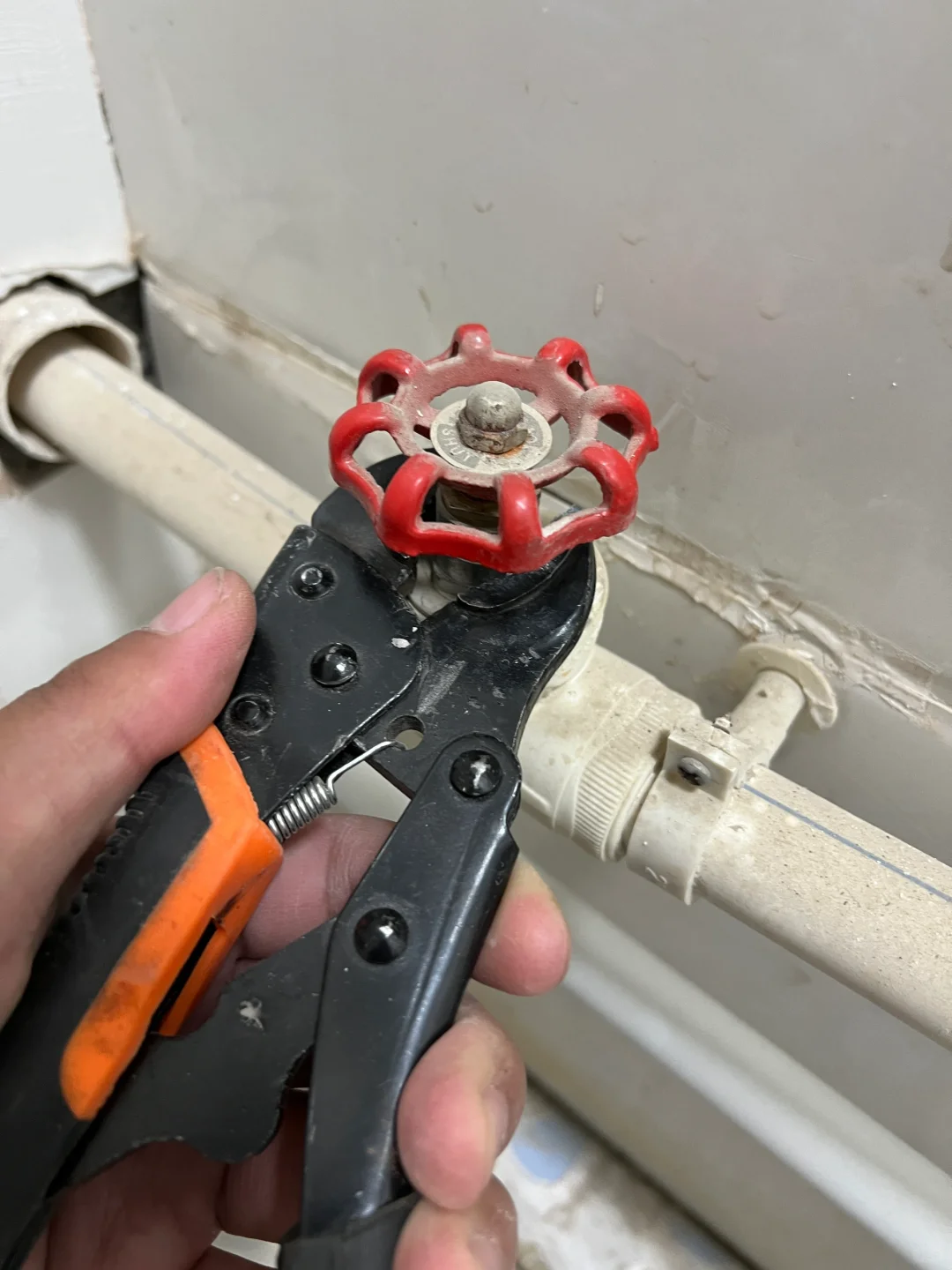 两步解决截止阀漏水