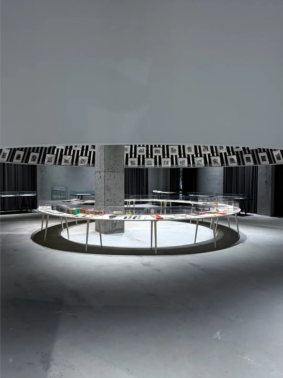 重庆 旁观者设计博物馆 设计引导我们思考