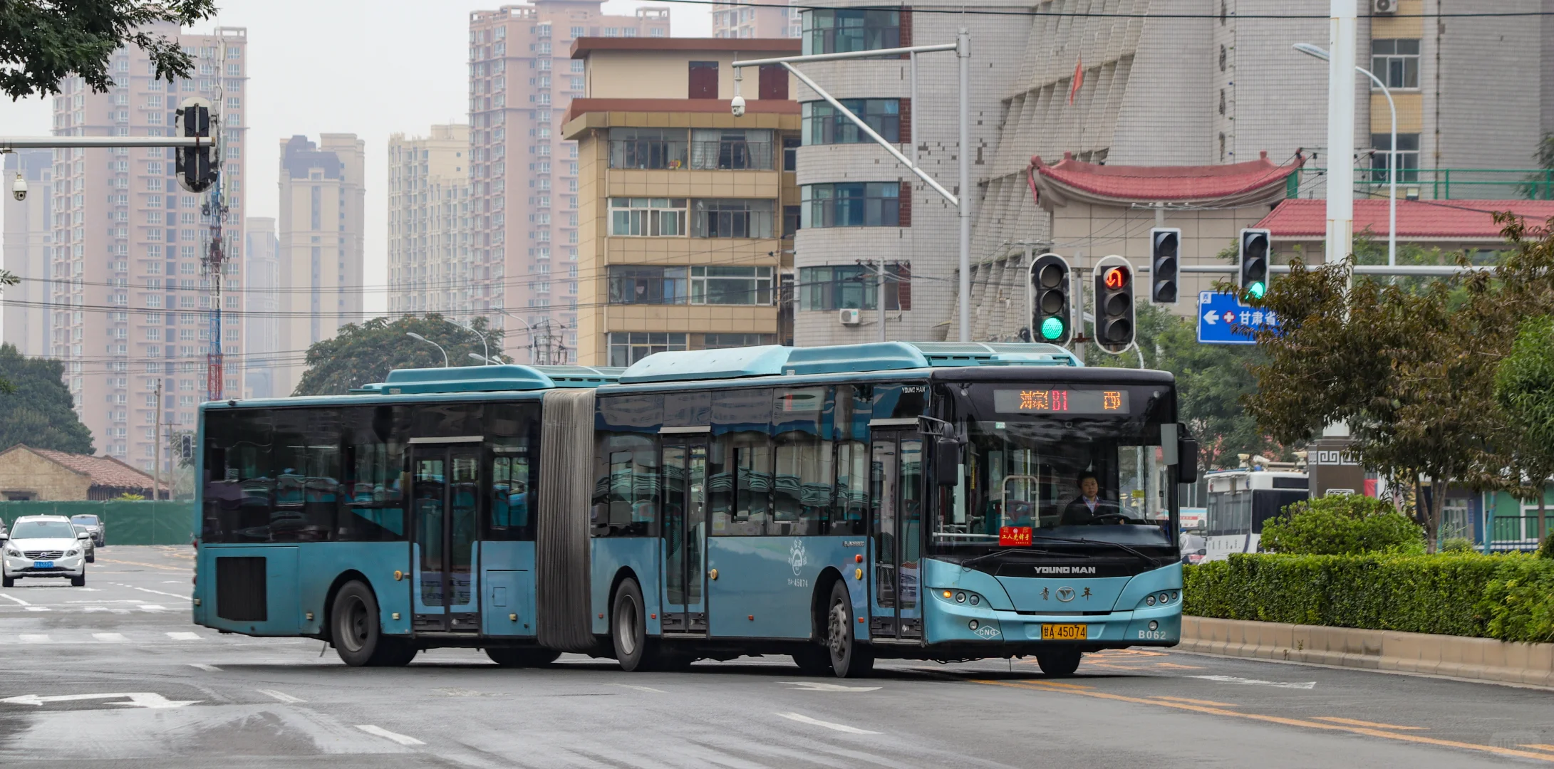 时日无多的金城BRT双开门大青后