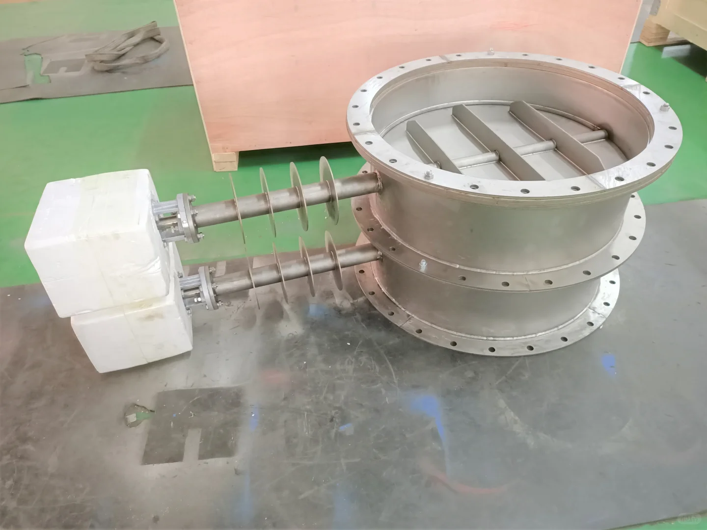 浦欧威阀门通风阀﻿ 采用钢板焊接制造