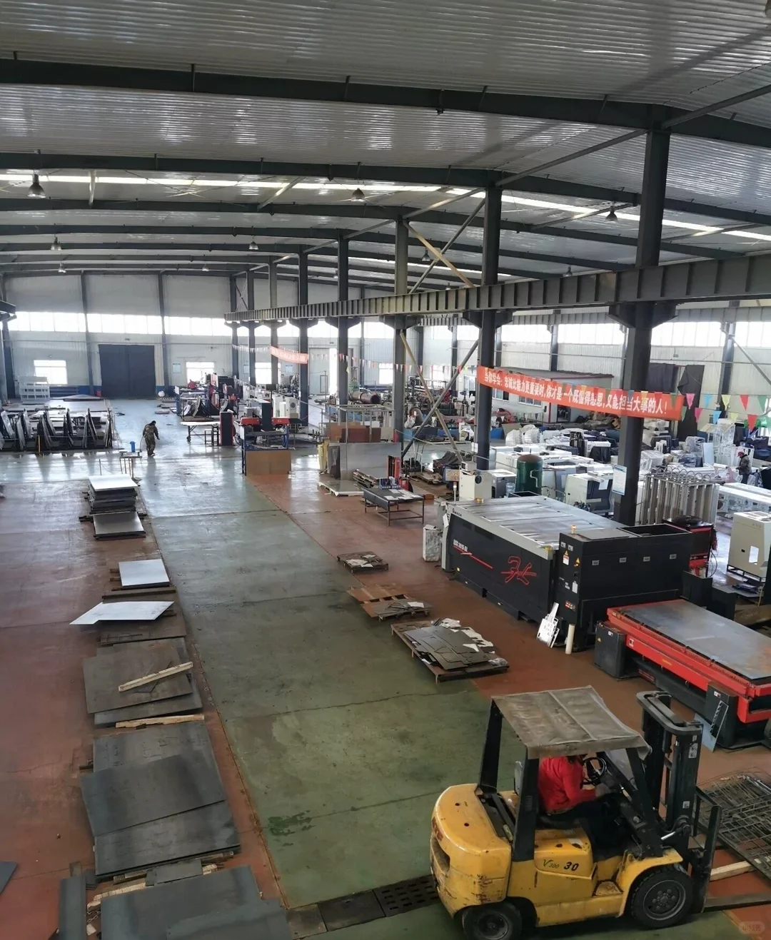 机械厂上班是什么样子？