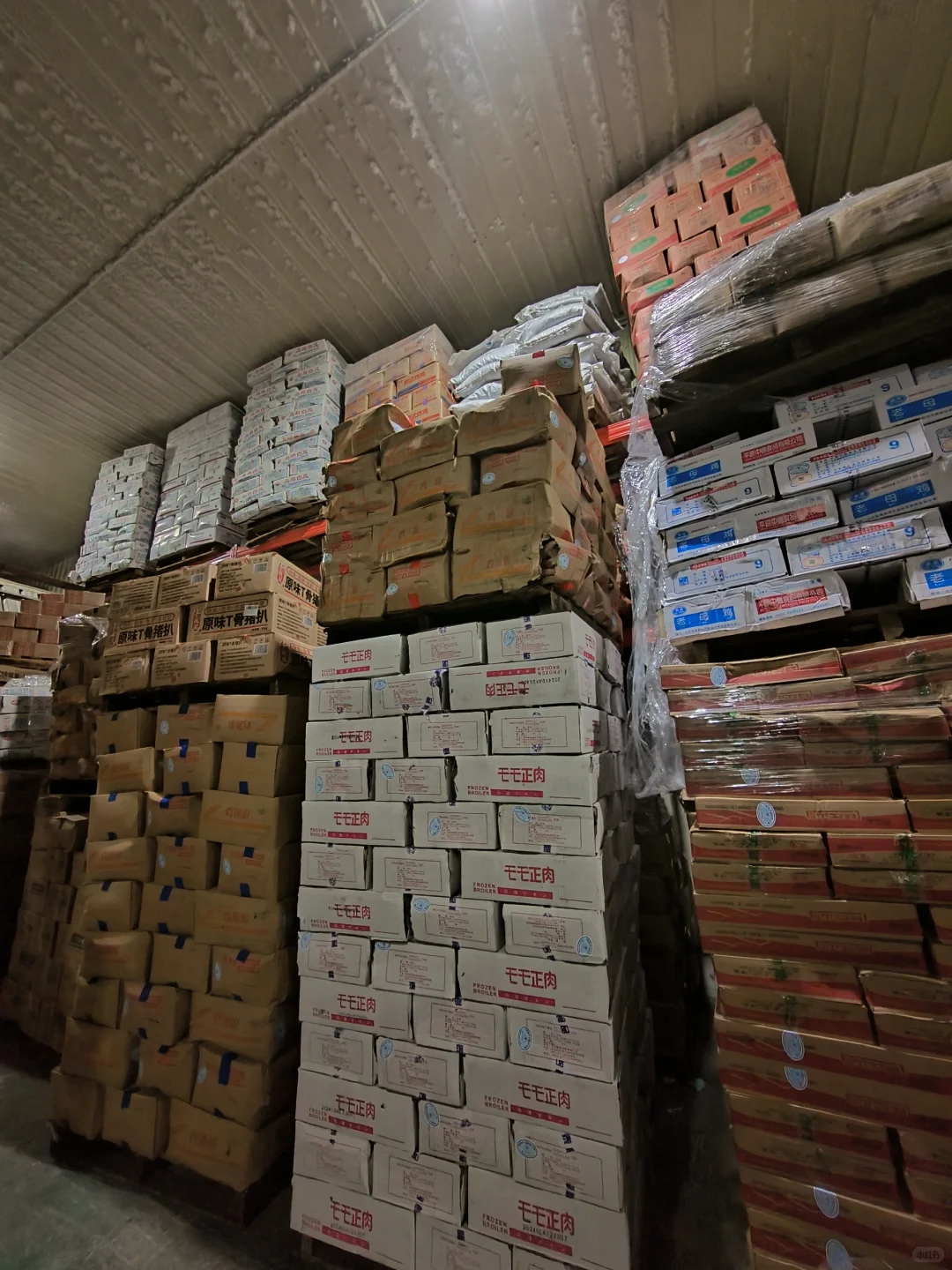 货多到看不见人啦！