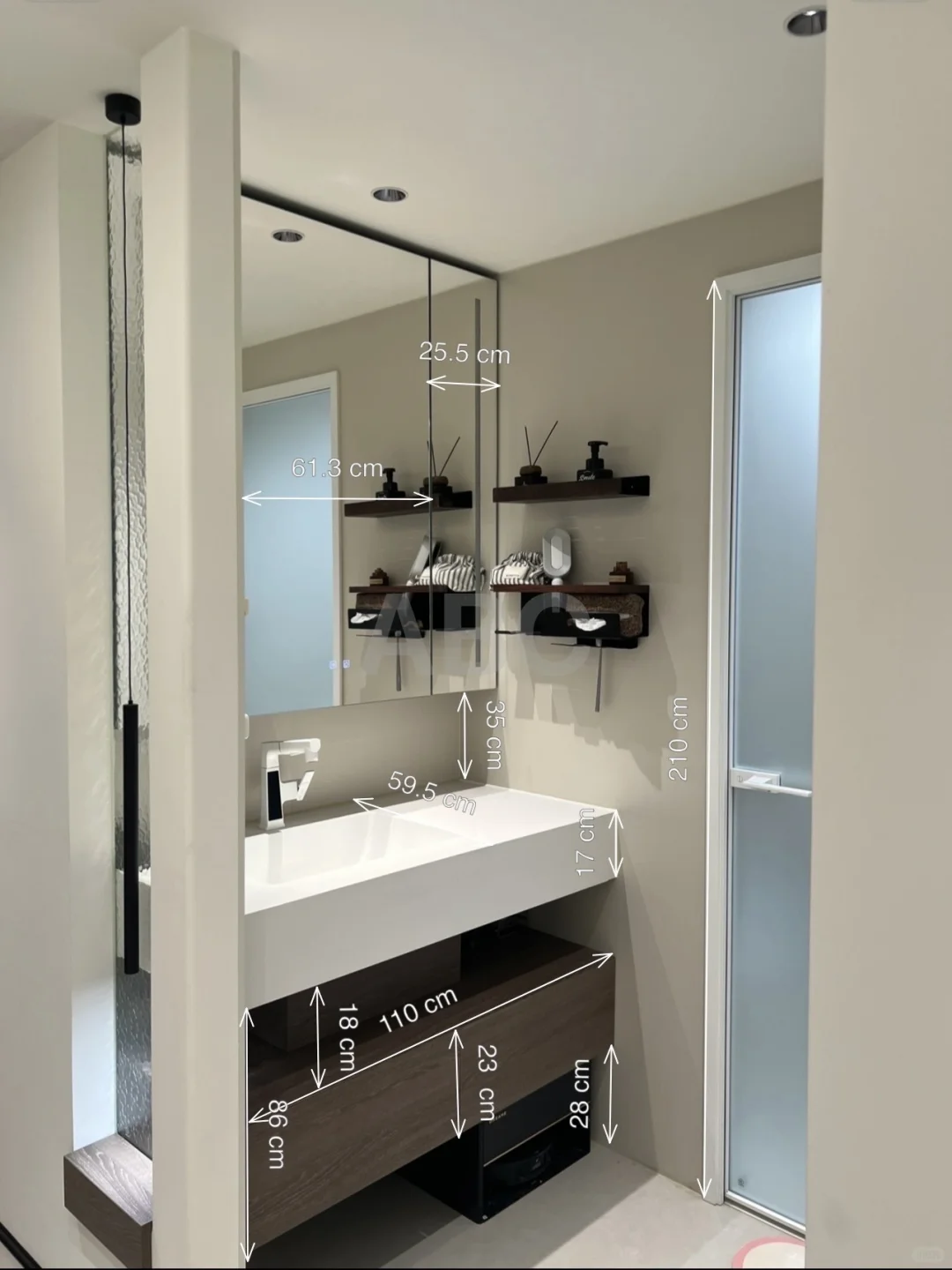 下班回家的治愈小角落｜意式极简的卫生间✨