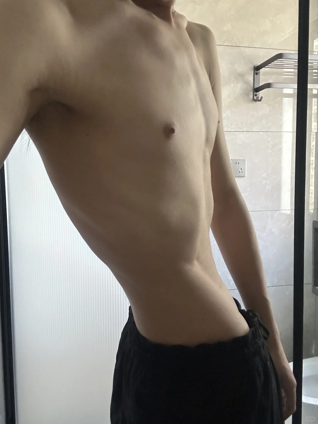 衬衫里面的束腰穿搭